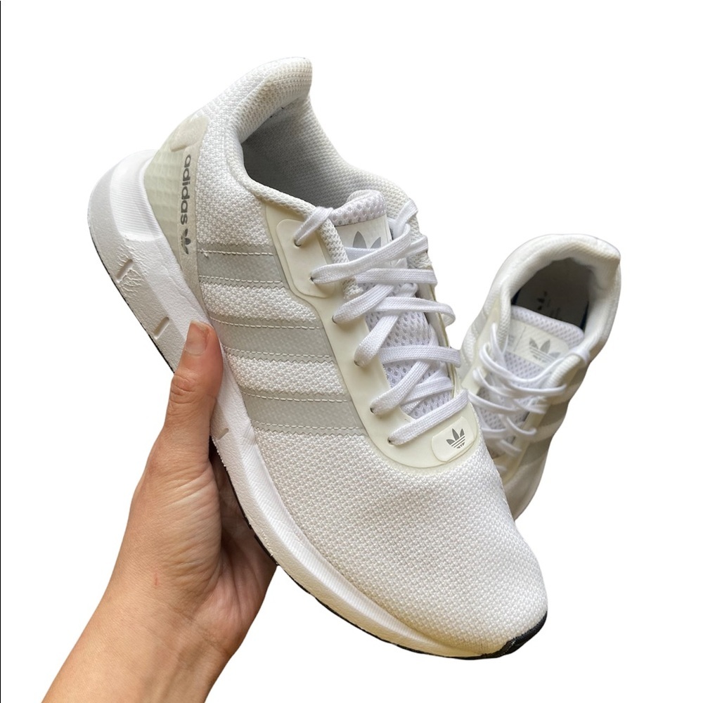 Adidas Swift RF Run Cloud Sneakers